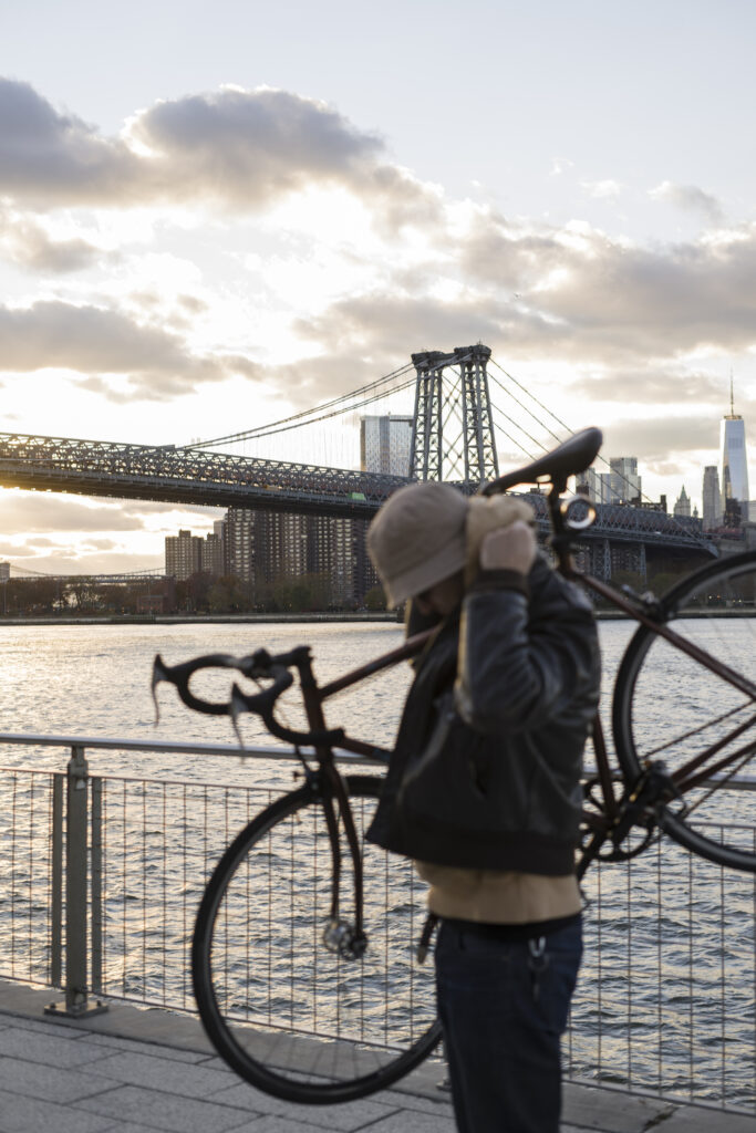 Biking in New York City
Photo: Designed by Freepik